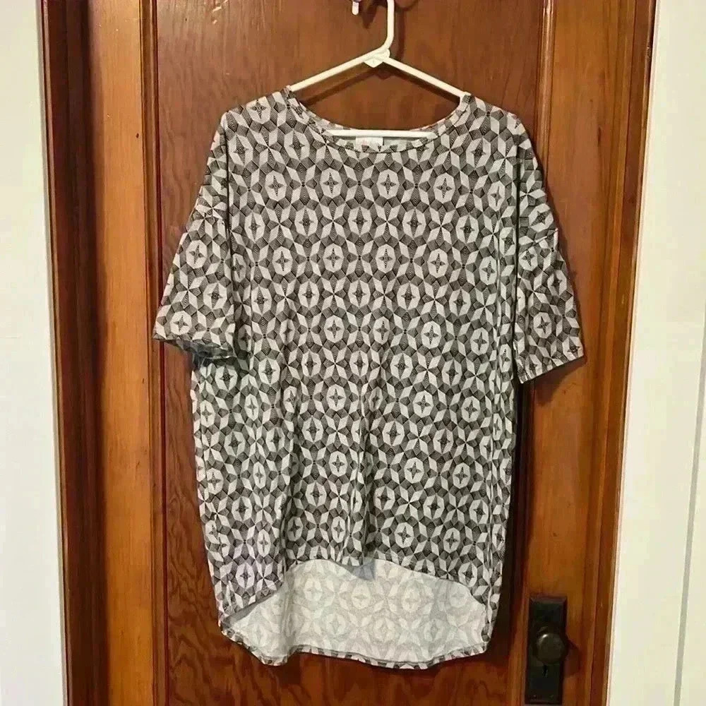 LulaRoe top